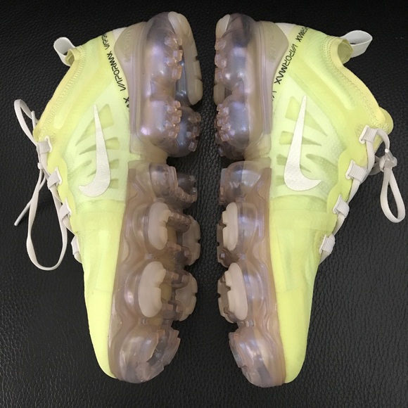 Nike Air  VaporMax 2019 Luminous Green Sz 7 Womens sneakers - Picture 5 of 10